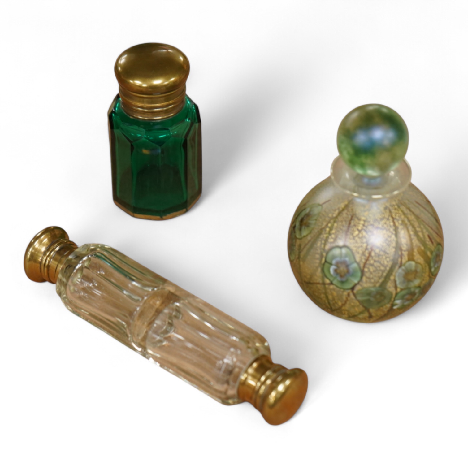 A 19th century double ended scent bottle, a green glass example and an Isle of Wight glass example, largest 9.5cm high
